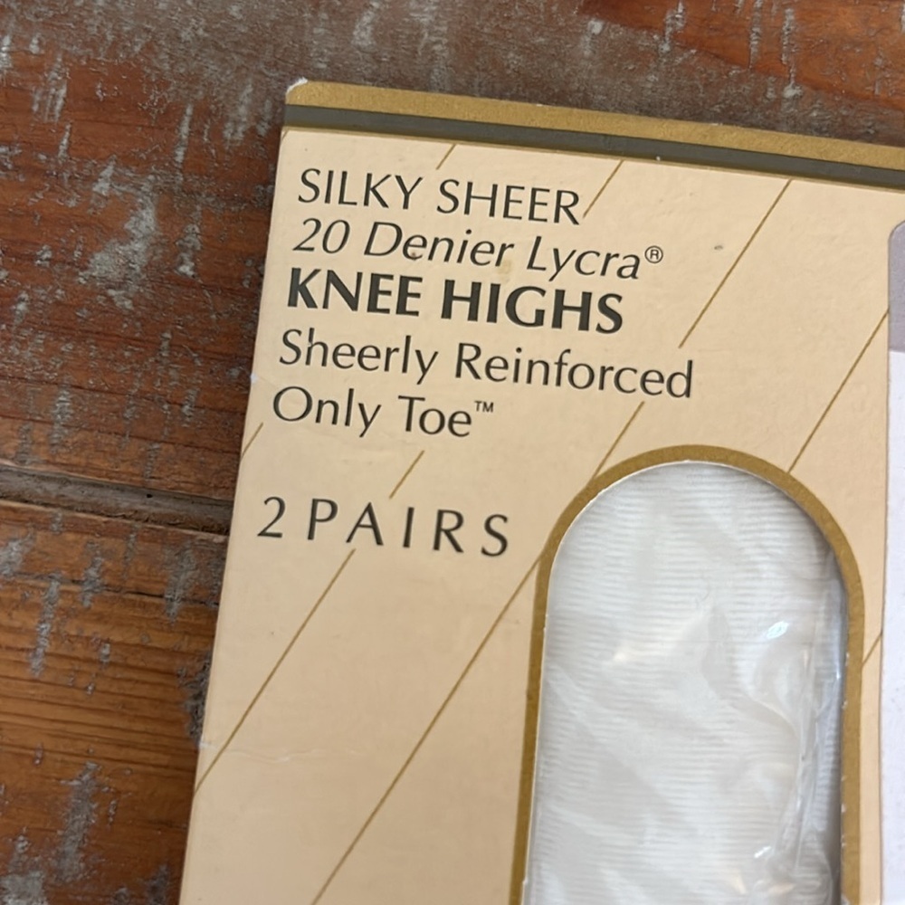 Knee Highs NICE TOUCH Lycra SILKY SHEERS White Regular Vintage Sears Unopened - Picture 2 of 5